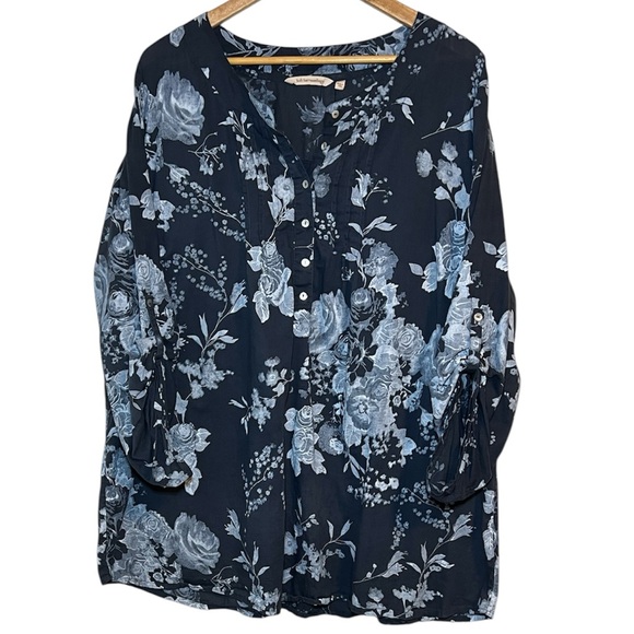 Soft Surroundings Tops - Soft Surroundings 2X Blue Floral Pintuck Cotton Blouse Roll Tab Sleeves